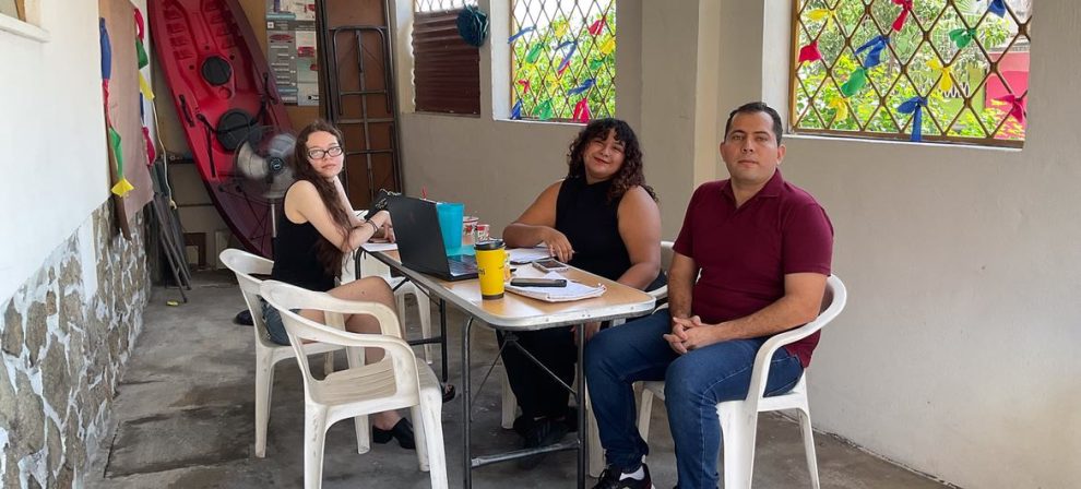 Dramaturgy and poetry workshops are taught at Casa Azul.