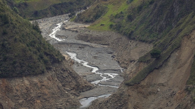 When will the rains in Ecuador return to normal?