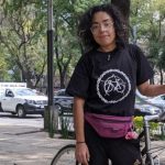 Xochitl Álvarez is a Mexican delivery girl who uses the bicycle as a means of transportation and subsistence.