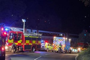 At least one dead and 15 slightly injured in the collision of two trains in Wales