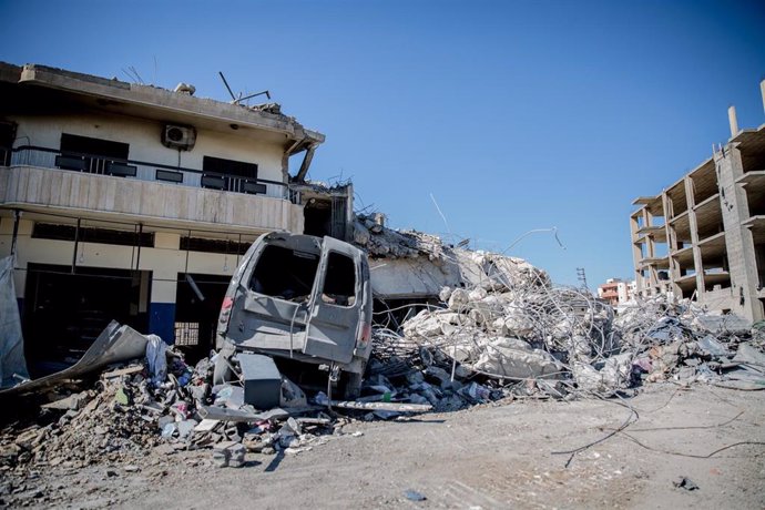 October 20, 2024, Nabatieh, Lebanon: The road between Nabatieh and Saida is mostly empty of cars and people. Nabatieh has been under Israeli evacuation orders since early October. Israel escalated its attacks on Lebanon in mid September, claiming it is ta