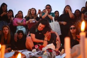 BUENOS AIRES, ARGENTINA - OCTOBER 17: Fans of Liam Payne gather around candles in front of the Obelisk on October 17, 2024 in Buenos Aires, Argentina. According to the Buenos Aires police department, Payne fell from a third-floor hotel room balcony in Palermo, a famous neighborhood in Buenos Aires. Fans around the city gather to pay tribute to the former member of boy band One Direction. (Photo by Marcos Brindicci/Getty Images)