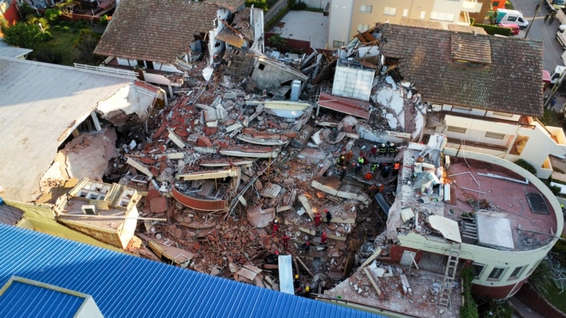 Rescuers search for people trapped in collapsed hotel in Argentina