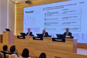 Sabadell defends that a solo operation gives more value to the brand