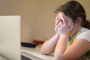 Many children are subject to online violence.