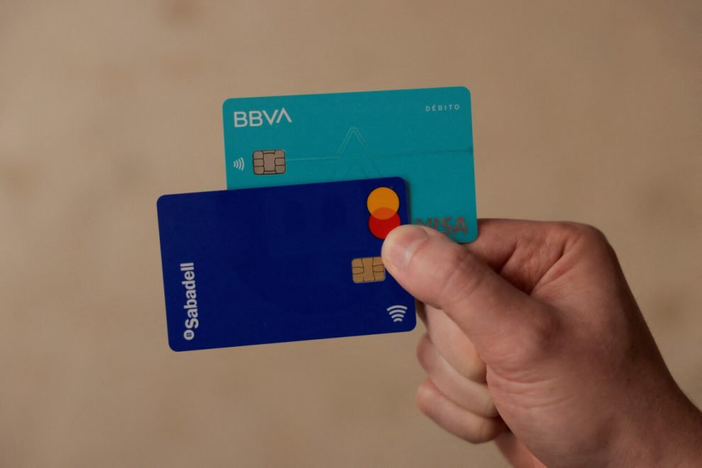 The CNMV will study competition analysis before authorizing BBVA's takeover bid