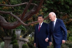 The United States and China plan a meeting between Biden and Xi in the coming days