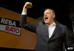 Uruguay's presidential candidate for the National Party, Álvaro Delgado, during the campaign closing rally in Las Piedras, Canelones, Uruguay, on October 22, 2024, before the upcoming presidential elections.