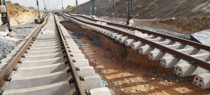 Damage to the Valencia-Madrid railway infrastructure