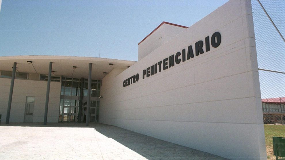 The young woman from Valencia de Don Juan, detained after finding her newborn baby dead, enters prison