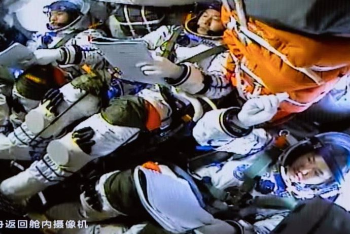 Shenzhou-19 crew before docking with the Chinese Tiangong space station