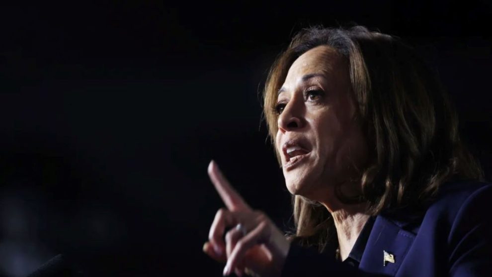 Vice President Kamala Harris speaks at a rally at the Resch Expo on October 17, 2024 in Green Bay, Wisconsin.