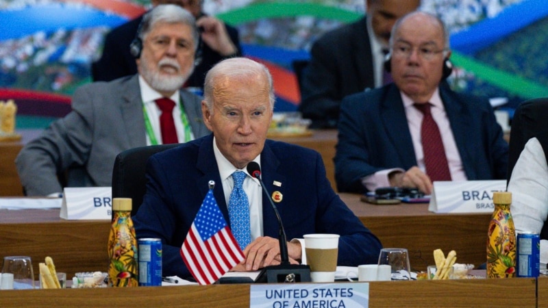 Biden and Sheinbaum reaffirm the “solid” relationship between the US and Mexico when meeting in Brazil