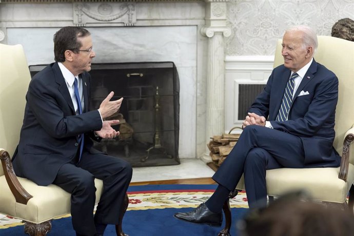 File - File image of the president of Israel, Isaac Herzog, with the president of the United States, Joe Biden, during a visit to the White House.