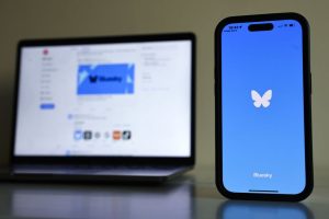 Bluesky, the decentralized social network that grows and competes with X