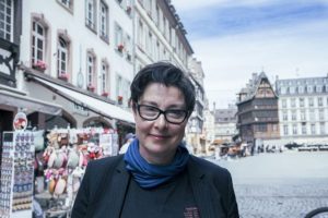 Sue Perkins, Strasbourg