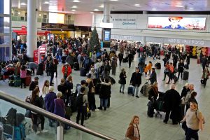 Gatwick airport (London) evacuated after identifying a "prohibited object" in a suitcase