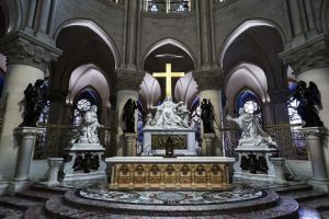 A bronze tabernacle can be seen on the altar of the architect Viollet-le-Duc and on the statues that make up the vow of Louis XIII. (Photo: Stéphane de Sakutin/AFP/Getty Images).