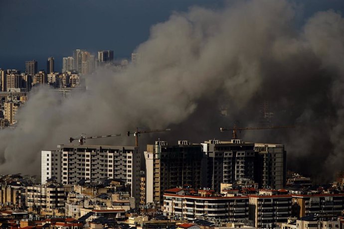 Column of smoke in Beirut after an attack by the Israeli Army against the Lebanese capital