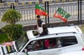 Pakistani policeman dies in clashes with Imran Khan supporters during march to Islamabad