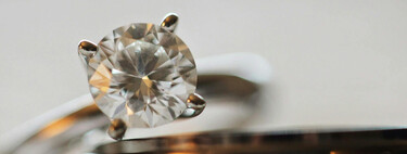 Synthetic diamonds are already purer, more beautiful and cheaper than natural ones. The jewelry industry rubs its hands