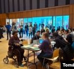 Long lines at voting centers, Maryland. [Fotografía Tomás Guevara/VOA]