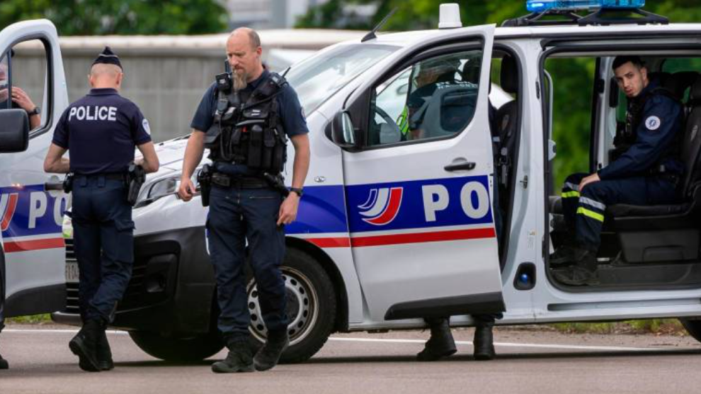 A man kills 5 people next to a refugee camp in northern France and surrenders to the Police