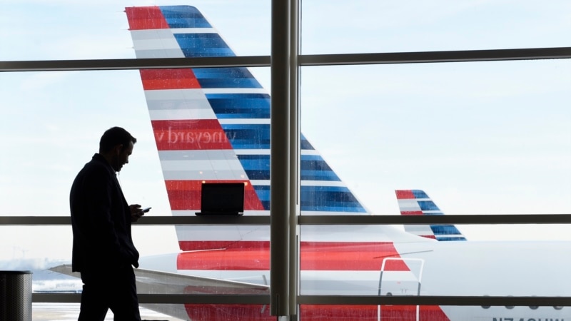 American Airlines resumes operations after technical problem that grounded flights in the US