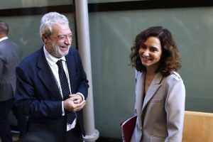 Messages between prosecutors dismantle Ayuso's lies about her partner's fraud