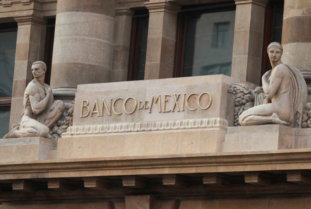 Banxico will discuss a 50-point cut in February depending on the environment: Heath