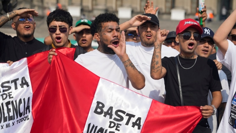 Barbers protest deaths that make 2024 the year with the most homicides in Peru since 2017