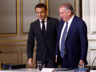 Bayrou begins his "arduous" path in France with the "anti-republican front" up in arms against Macron