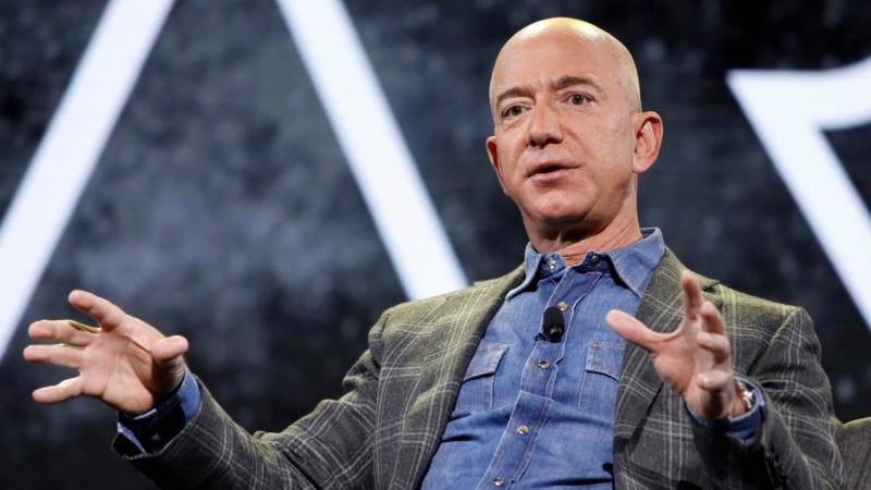 Bezos is "optimistic" about Trump's new mandate and offers help to reduce regulations