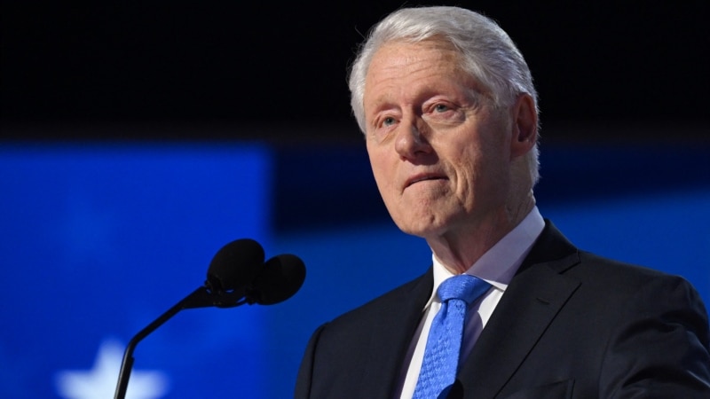 Bill Clinton leaves hospital after being treated for flu