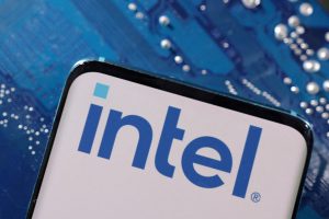 Intel facing the abyss: promises of resurgence and leadership crisis