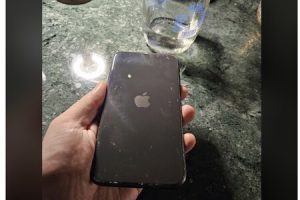 Reddit iPhone without camera