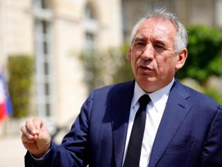 Macron chooses centrist Bayrou as prime minister to stabilize France apart from Le Pen and Mélenchon