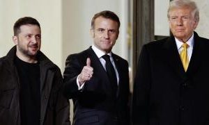 Notre Dame rises from its ashes and Macron takes advantage of it to surround himself with world leaders at their worst moment