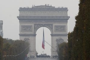 Police evacuate Arc de Triomphe in Paris over bomb threat