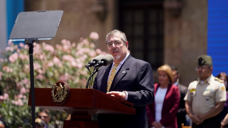 President of Guatemala meets with Nicaraguan activists released from prison by Daniel Ortega