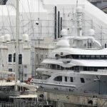 The Government detains the yacht of Russian oligarch Sergei Chemezov in the port of Barcelona