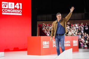 Sánchez fully enters the ideological combat and establishes himself as a pillar of European social democracy