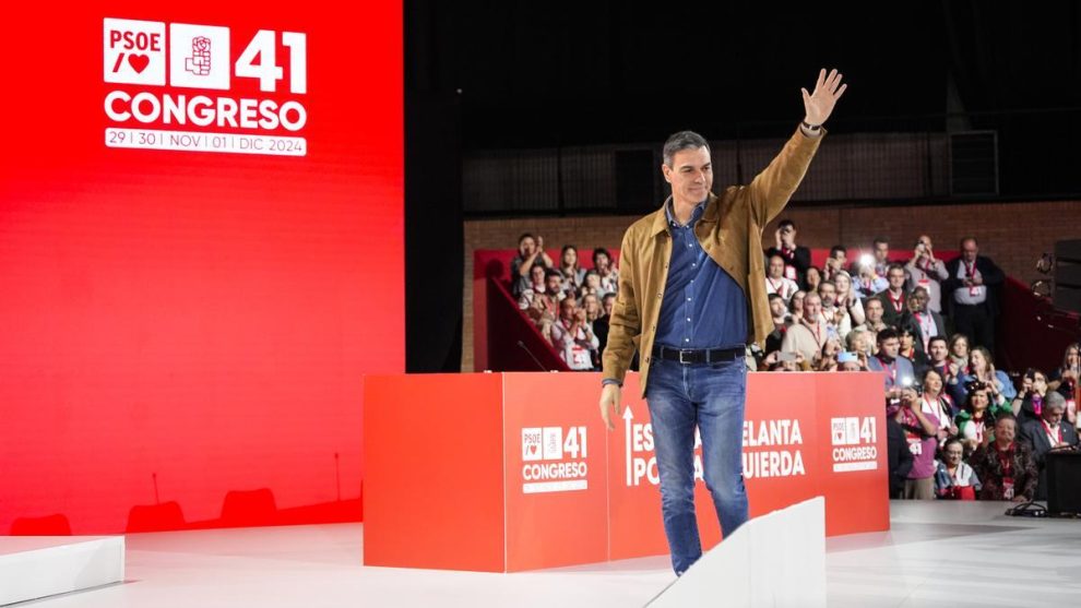 Sánchez fully enters the ideological combat and establishes himself as a pillar of European social democracy