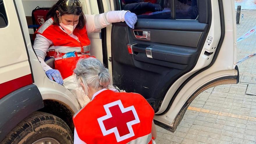 Be a Red Cross volunteer after DANA: "The attacks and hoaxes are totally out of a real context"