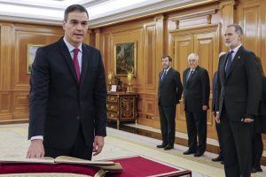 The head of the Royal House encourages a new political profile for Felipe VI