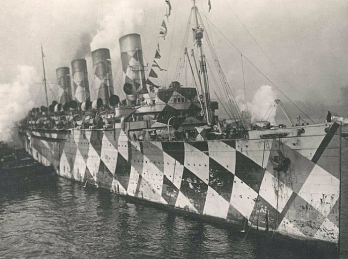 RMS Mauretania with disruptive or dazzling camouflage