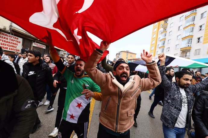 Syrian refugees in Türkiye celebrate the fall of Bashar al Assad's regime