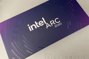 Geeknetic Unboxing of the Intel Arc B580 Limited Edition 1