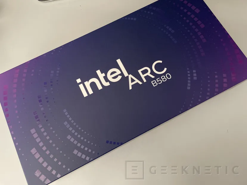 Geeknetic Unboxing of the Intel Arc B580 Limited Edition 1