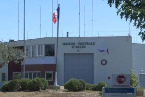 An inmate at the French prison in Arles takes several employees hostage